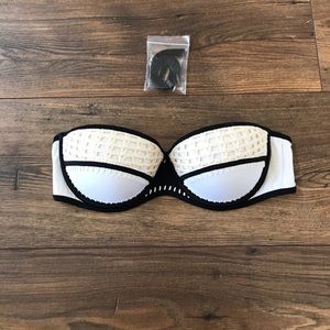 ✨Victoria’s Secret Bandeau Bikini Top Sz 32C